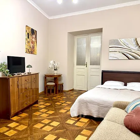 Modern And Classic Apart. Location Apartment *