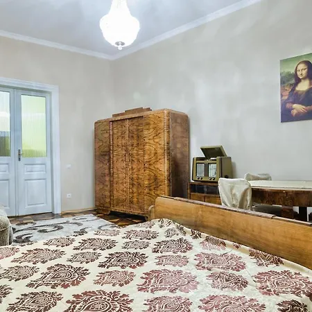 Modern And Classic Apart. Location Apartment *